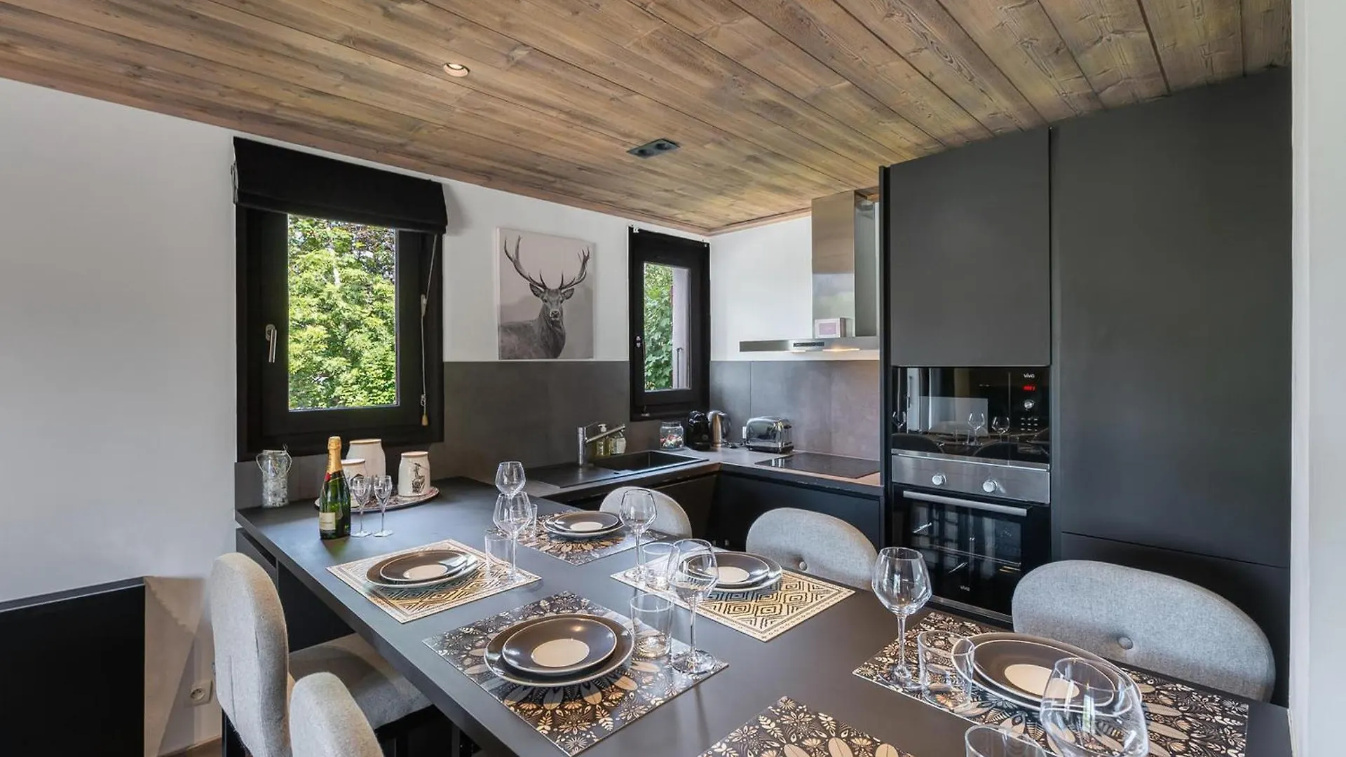 Superbe Appartement Proche Centre Avec Balcon Et Garage A Megeve - Fr-1-569-166 0*,